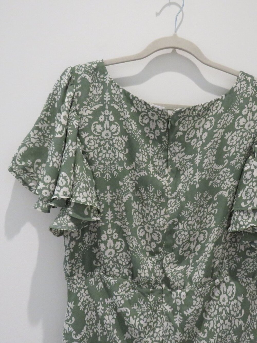 Abercrombie & Fitch Sage Green and Cream Floral Maxi Dress - Picture 12 of 16
